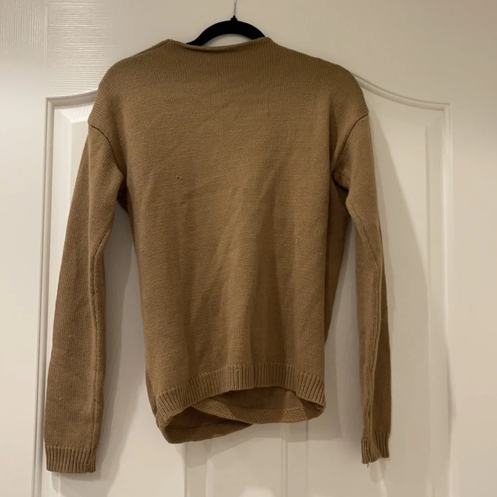 Tan cross over sweater - Picture 2 of 2